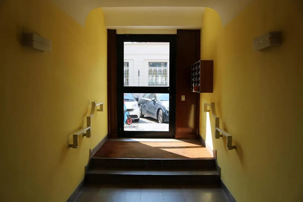 Via Savona Top Location Milán 0*,  Italia
